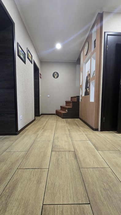 Продам дом с бассейном вул  Незламна