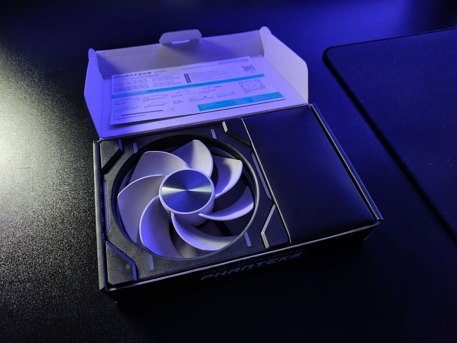 2x Phanteks D30-120 Reversed