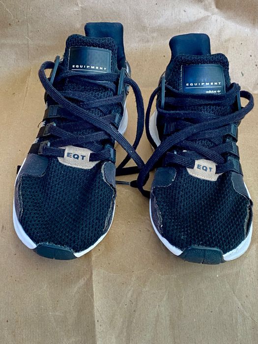 Tênis adidas pretos