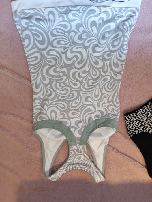 Paczka ubrań rozmiar S sztuk 8. Cena za wszystko