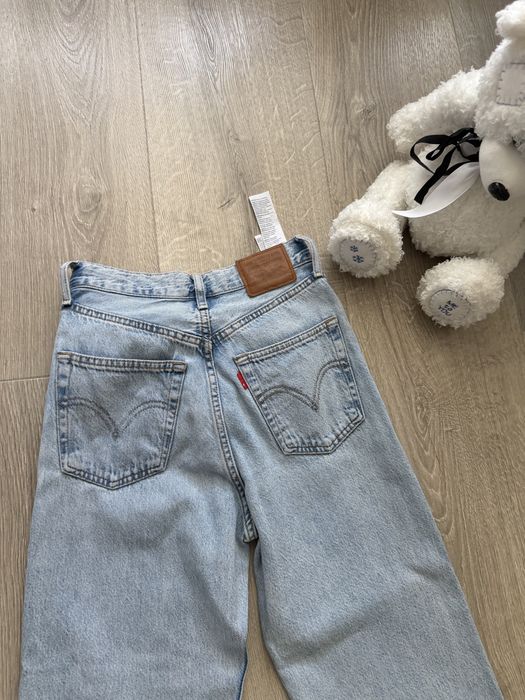 Джинсы Levis, 25 размер, прямые