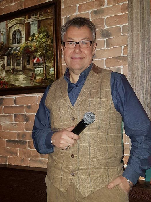 Ведучий, DJ, сучасні програми і живий спів на Ваші свята