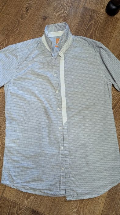 Подається оригінальна рубашка HUGO BOSS