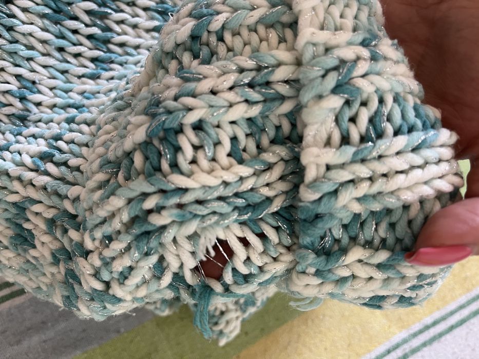 Sweter z golfem Guess