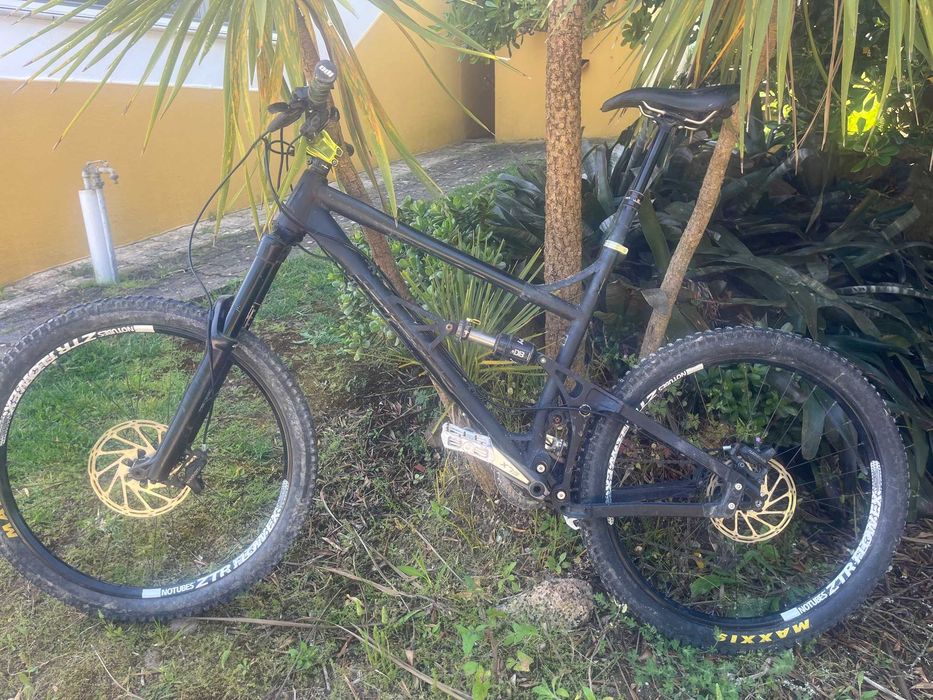 Bicicleta BTT Downhill Banshee Spitfire V2 XL