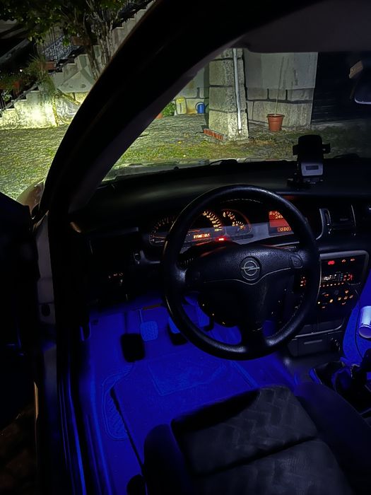 Opel Vectra 1.6 100cv
