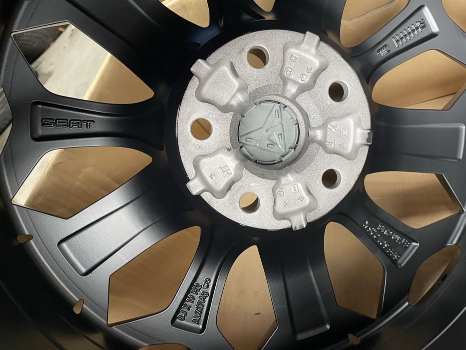 Felgi Cupra Formentor 19 cali 5x112 black lift seat alufelgi  idealne 5ff oryginał