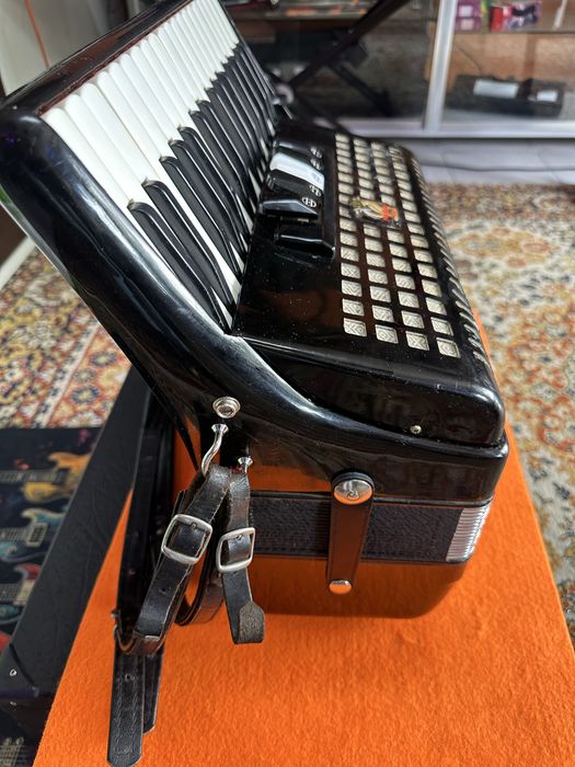 Acordeão de teclas Parrôt 60 baixos preto