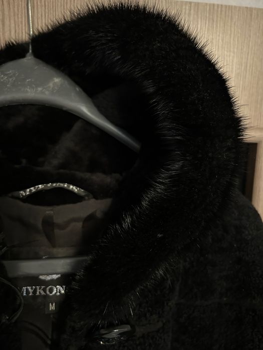 Продам натуральну мутонову шубку