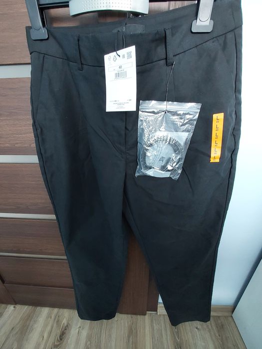 Czarne eleganckie spodnie