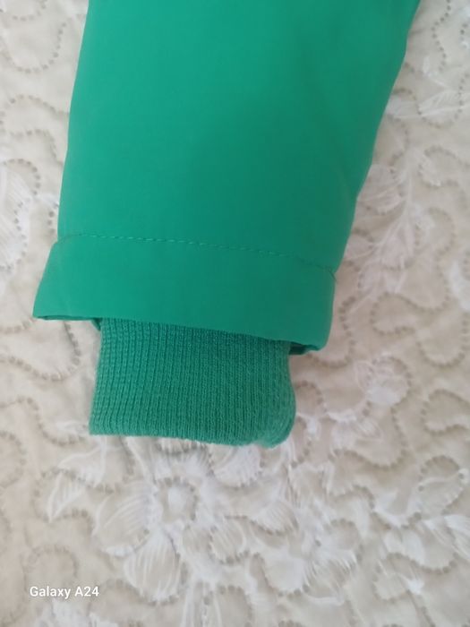 Продам дитячу куртку весна-осінь