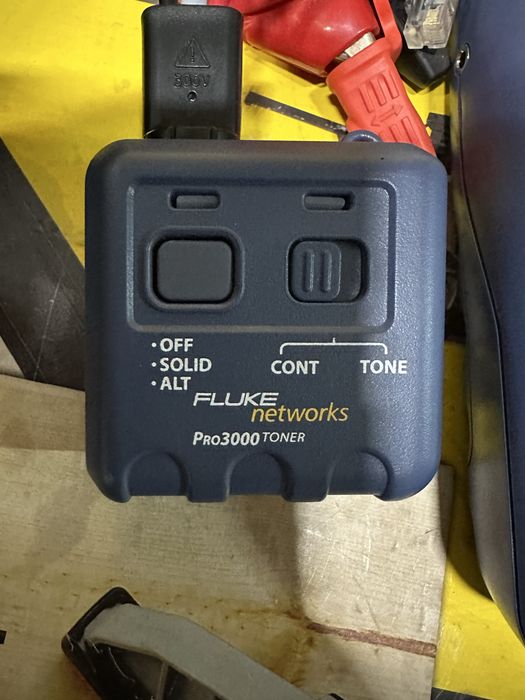 Тестер кабелю Fluke Networks Pro3000 Kit (26000900) Тестер кабеля