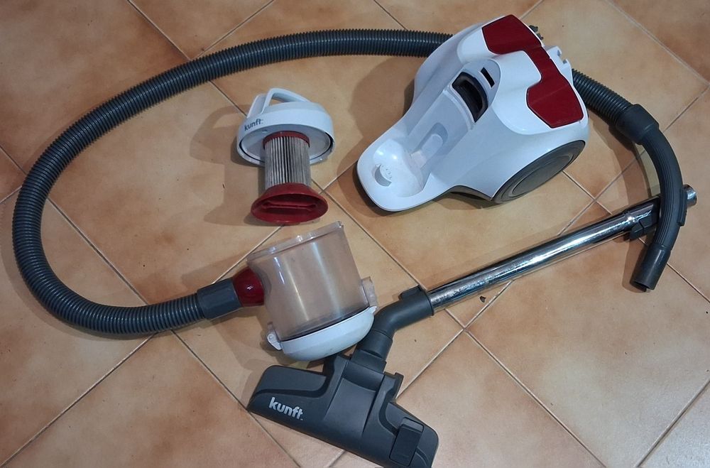 Aspirador Kunft a funcionar bem