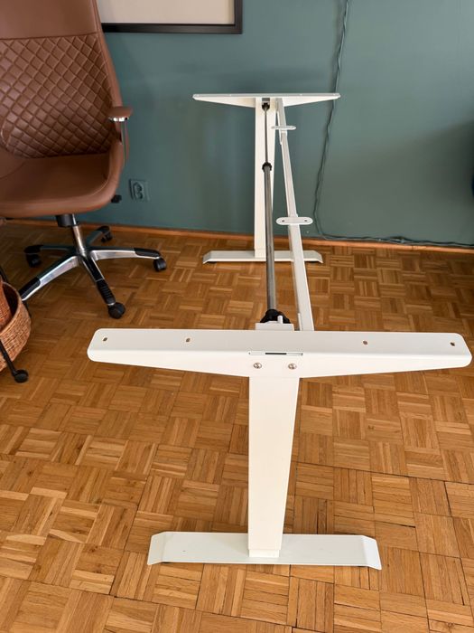Elektroniczny stelaż do biurka z pilotem, praca na stojąco