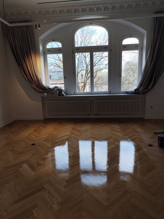 Cyklinowanie parkietu, renowacja schodów drewnianych