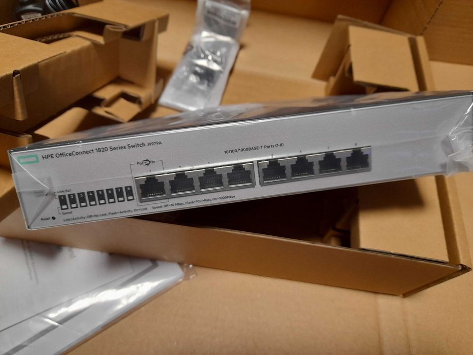 Nowy Switch HP J9979A 1820-8G 8