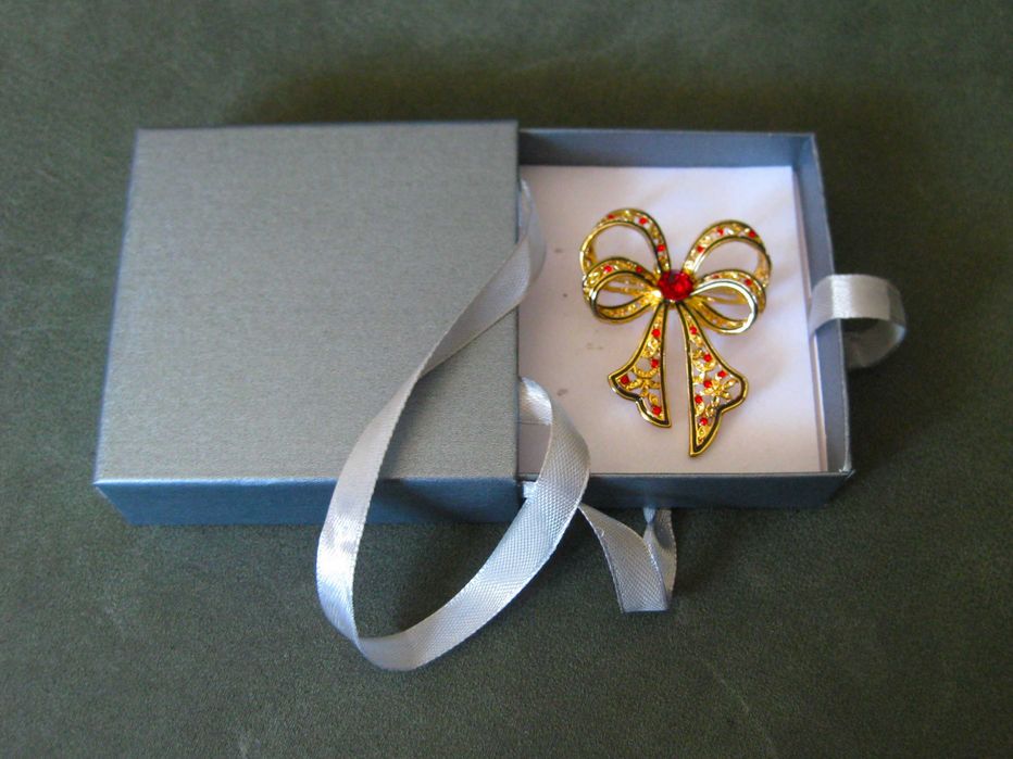 Alfinete / Broche / Pregadeira Laço Dourado c/ Brilho Azul NOVO