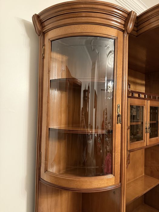 Bar em Madeira Maciça