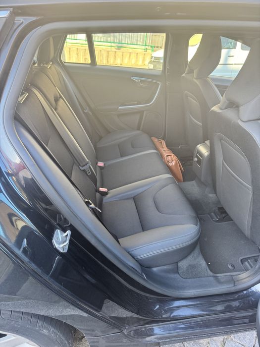 V60 D2 Momentum - extremamente económica