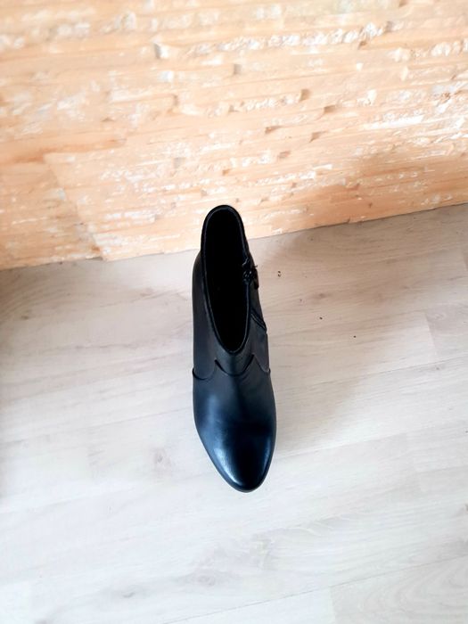 Czarne botki ocieplane