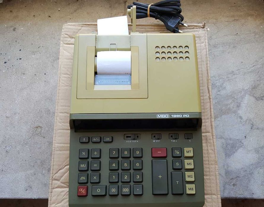 Máquina de Calcular de rolo - MBO 1980  PD - vintage