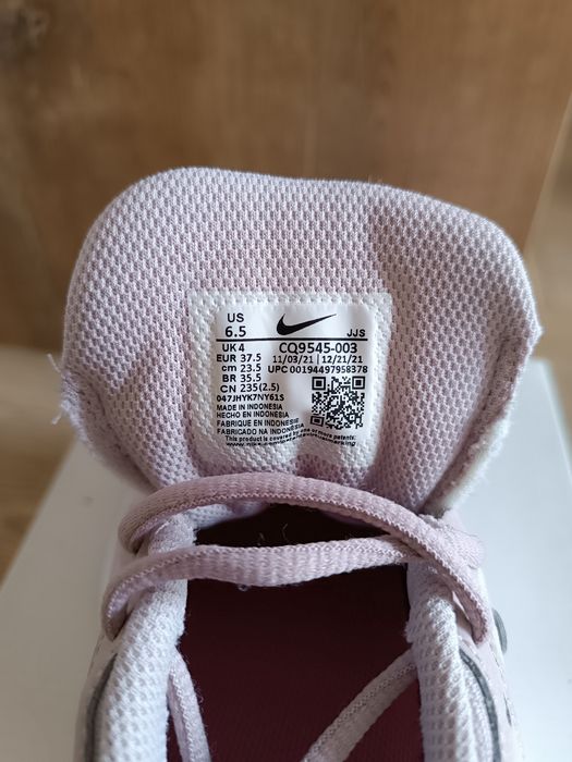 Sprzedam damskie sportowe buty Nike Legend essential 2 w roz 37,5.Jak nowe.