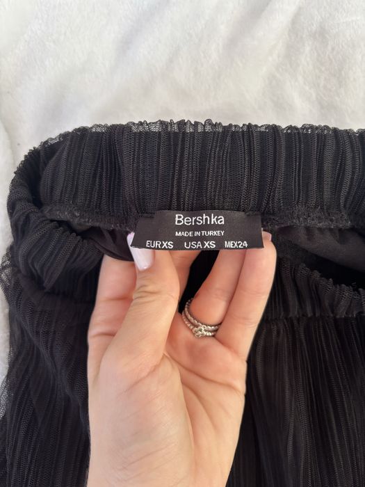 Чорна спідниця Bershka xs-s
