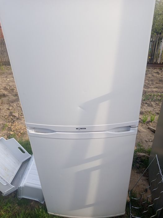 Продам робочий холодильник Whirlpool