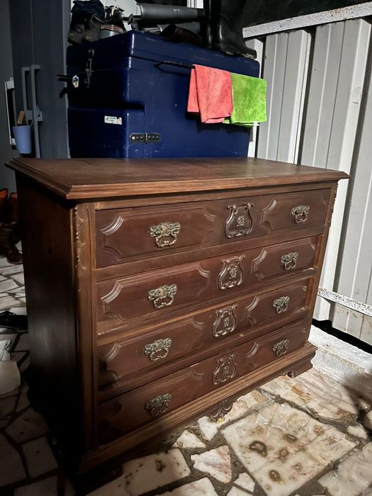 Cómoda madeira maciça