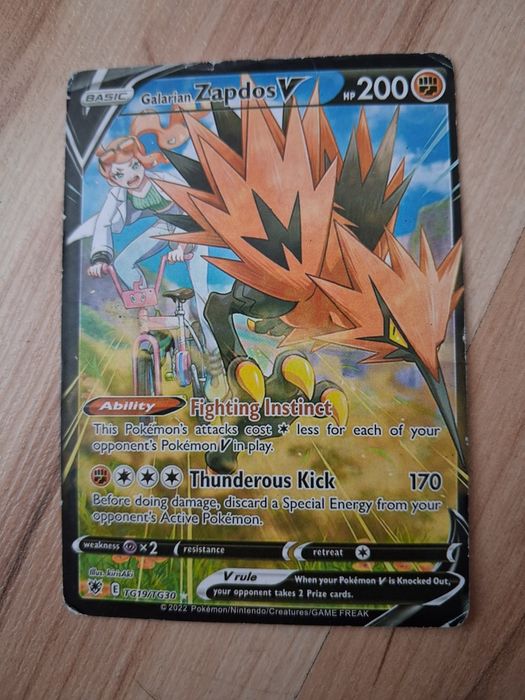 Karta pokemon galarian zapdos V.        TG19. Trainer Gallery Stan PL uszkodzenia