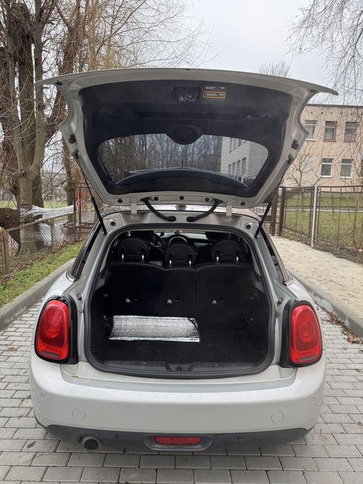 Mini Cooper one 4 doors 2017