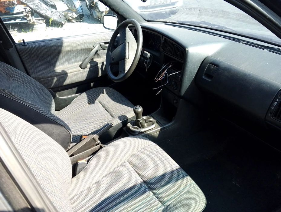KOMPLETNY ŚRODEK Volkswagen Passat B3 1988-1991.FOTELE + KANAPA + BOCZKI DRZWI.GWARANCJA!!!!!