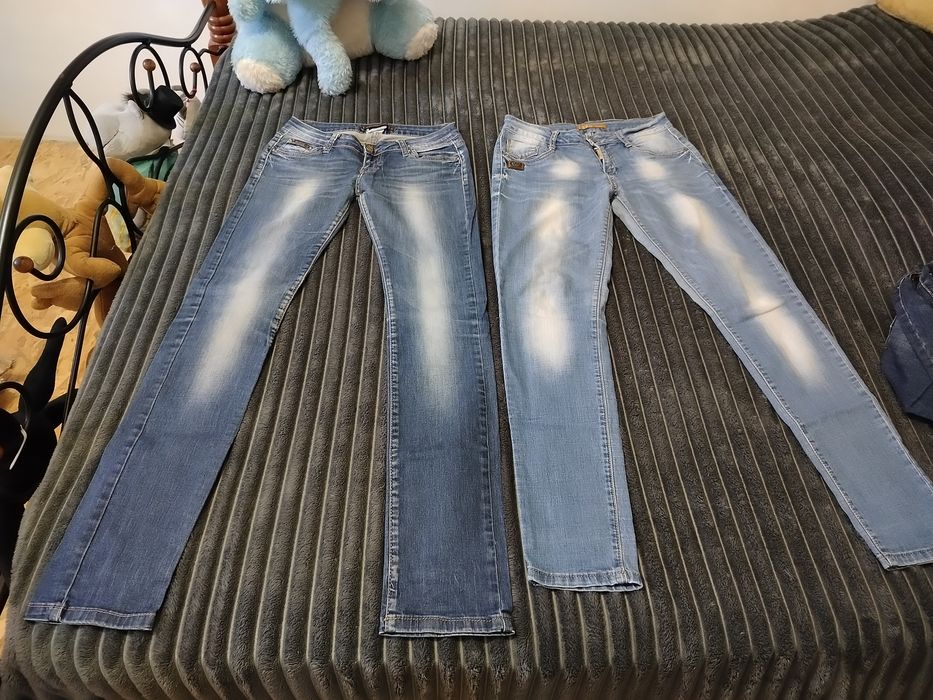 Джинсы женские.Больших размеров нет.