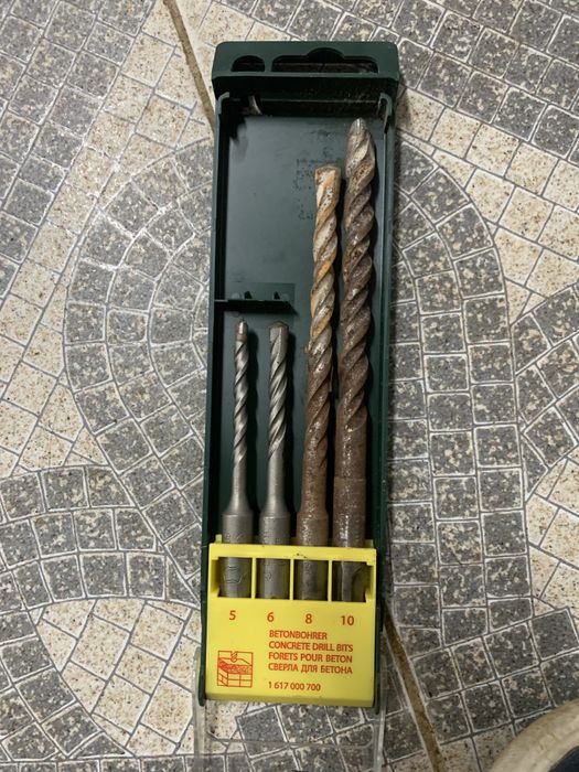 Maquina Furar/martelo Bosch PBH 3000 FRE + oferta ventilador termico