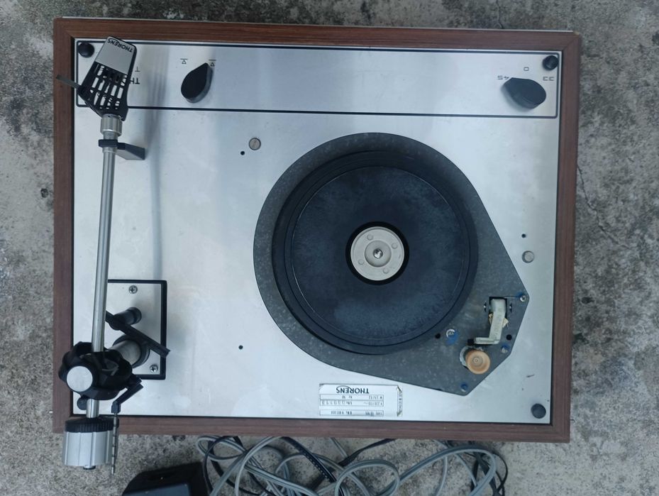 Gira Discos Thorens 165