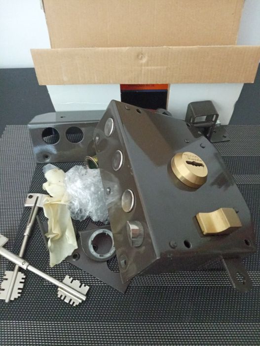 Fechadura Blindada Porta exterior Teicocil	Nova Completa com 2 chaves*