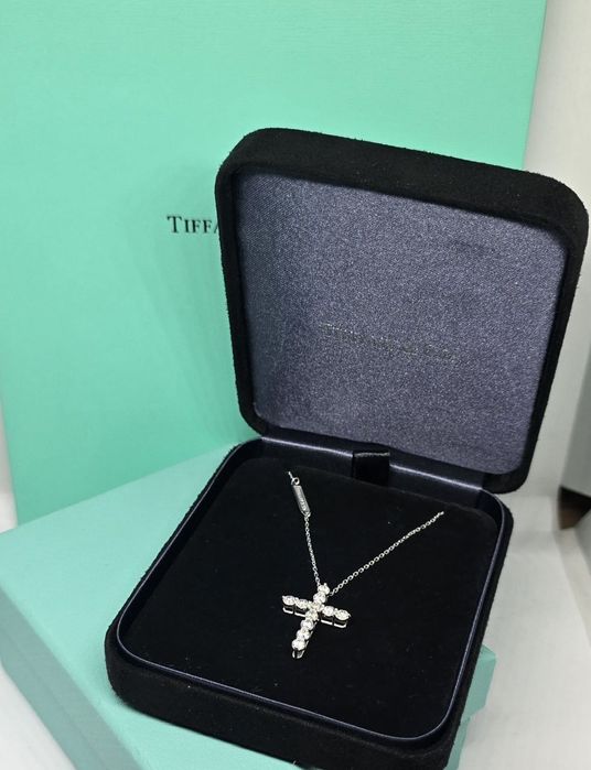Хрестик Tiffany & co. Біле золото, натуральними діаманти