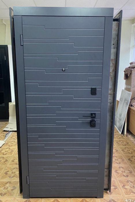 Двері вхідні металеві