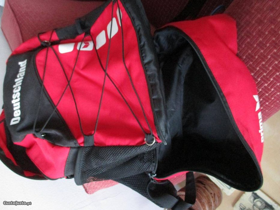 Mochila LE COQ SPORTIF+Mo ERIMA+Moch GEONAUTE+Mala p/ pôr à cintura