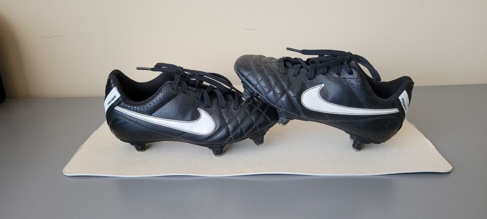 Buty korki Nike rozmiar 33