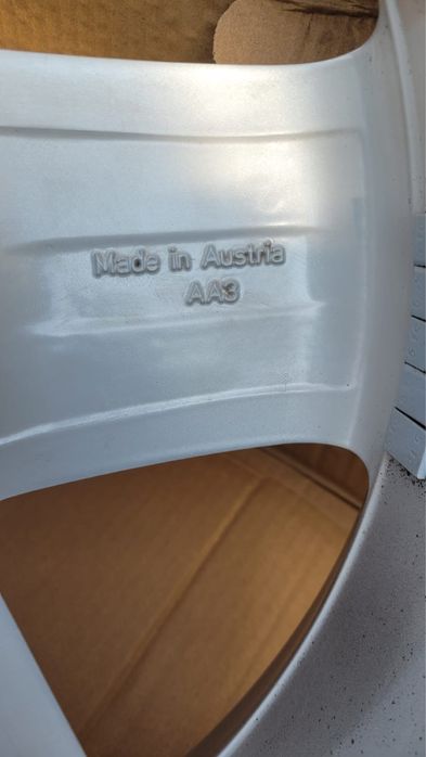 Audi 18” oryginalne super stan.