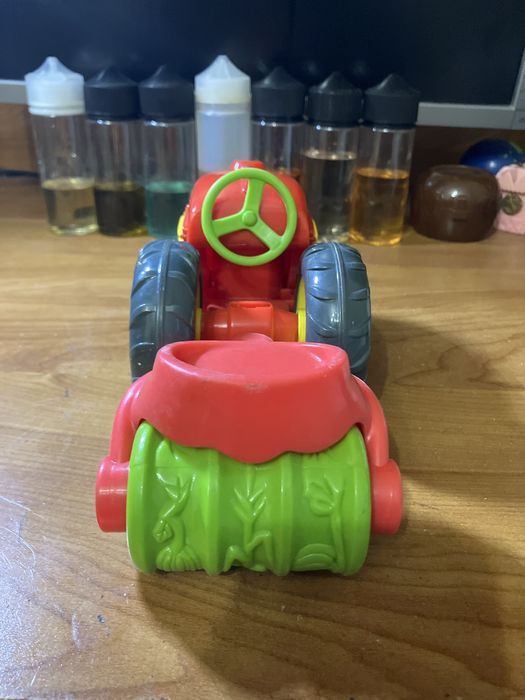 Samochodzik zabawka:traktor Play-Doh,stan bdb