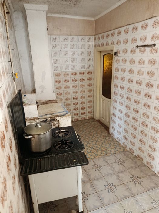 Продаж будинку .