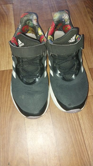 Продам кроссовки