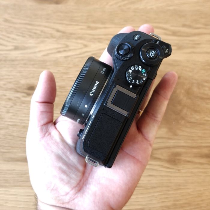 Canon M6 Mark II + 22mm f2 ef-m