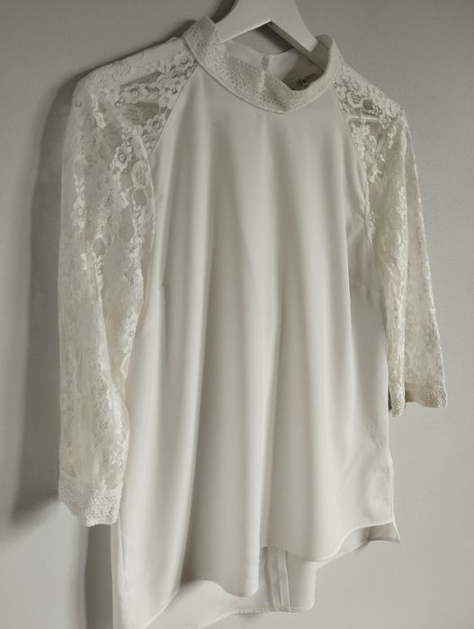 Elegancka bluzka z koronkowym rękawem r. L 40 object