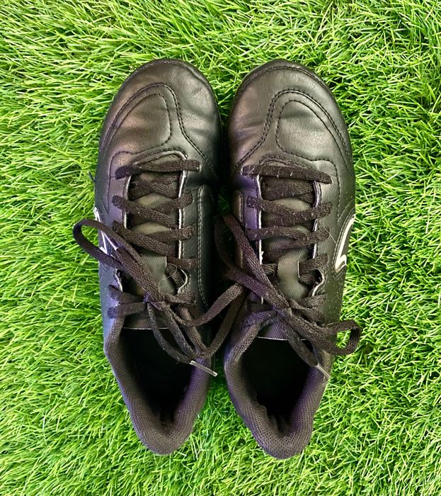 Buty piłkarskie Nike Tiempo, rozmiar US 3Y, stan bardzo dobry