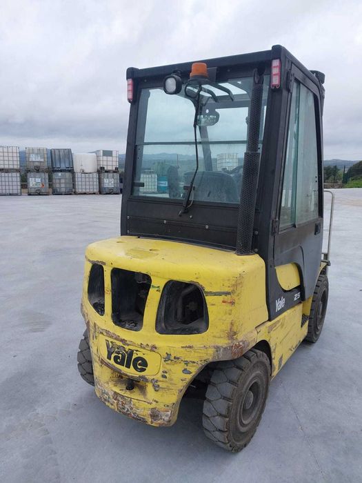 Empilhador yale 25