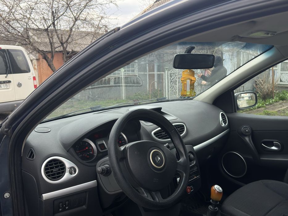 Продам Renault clio 2006