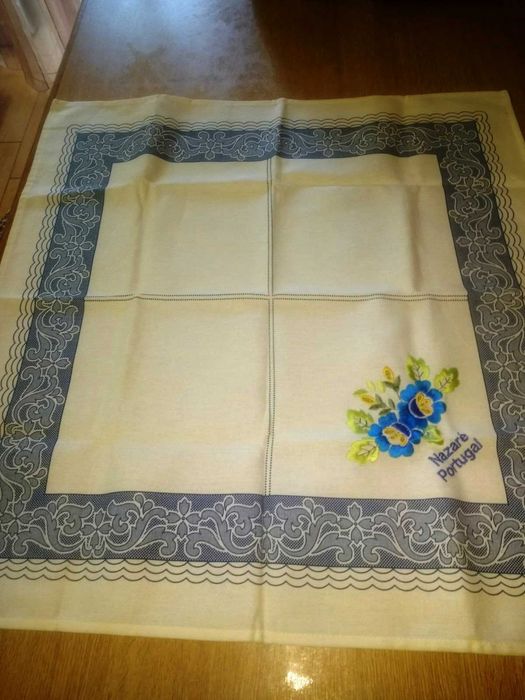 Скатерть с вышивкой